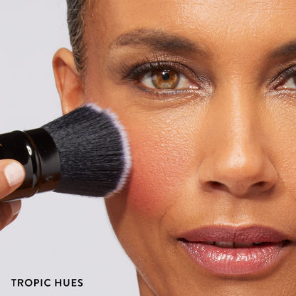 Laura Geller Baked To Go Blush Tropic Hues Model