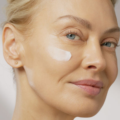 Spackle Skin Perfecting Primer Hydrate Model